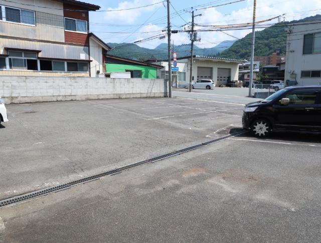 山形市東山形アパート 駐車場