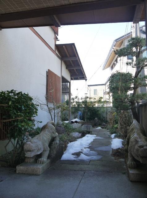 玄関アプローチ