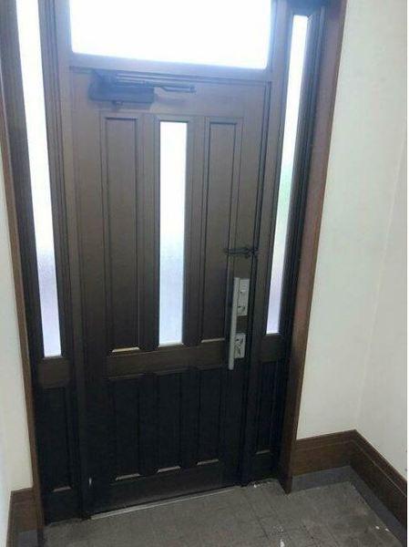 和泉が丘戸建 玄関
