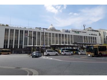 平塚駅：240m