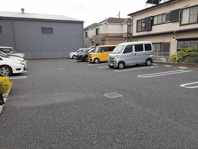 グランツ・フィオーレ（204） 駐車場