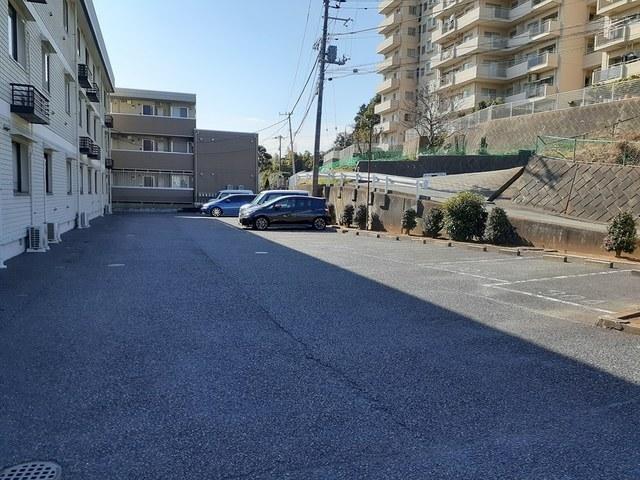 緑風館（202） 駐車場