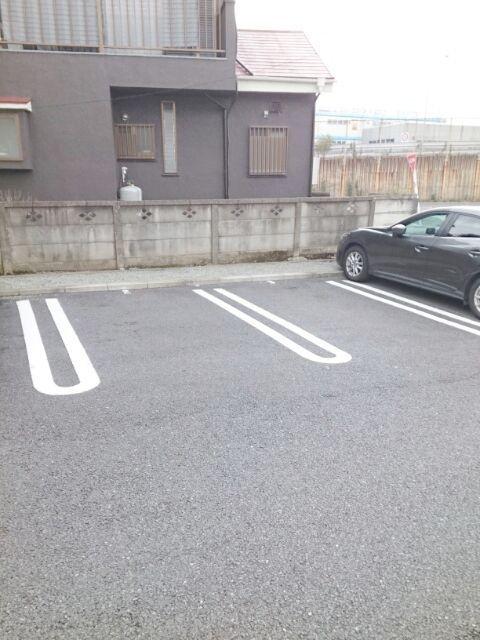 エレガンテ　ブリッサ（104） 駐車場
