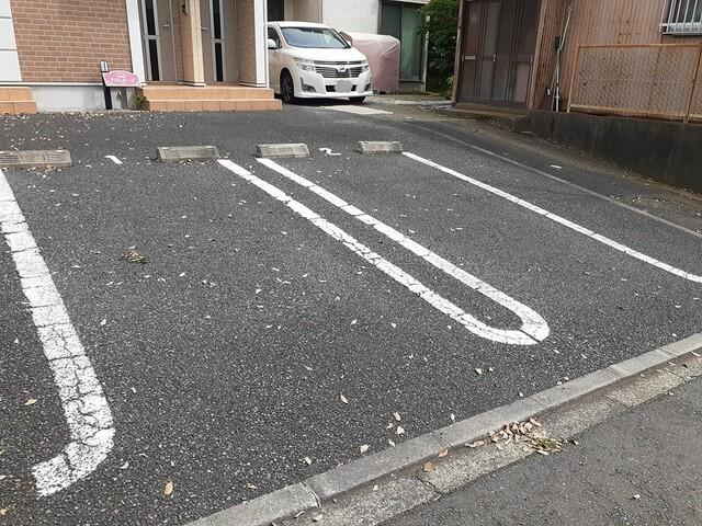 プリムローズ（202） 駐車場