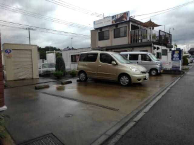 メゾンアクロス（201） 駐車場