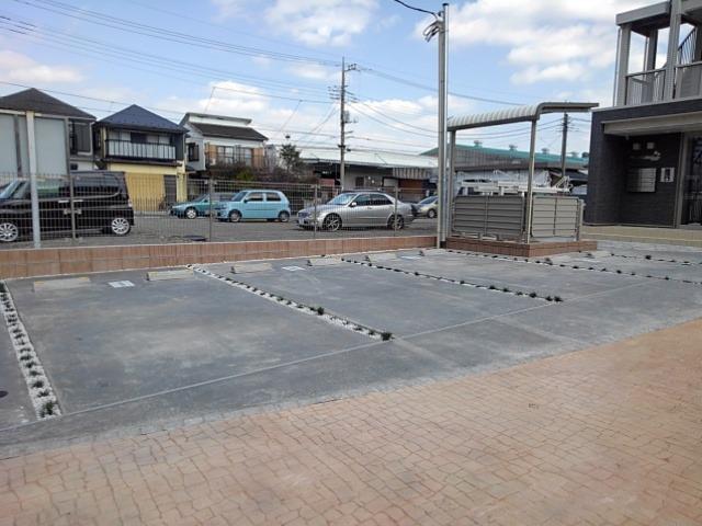 サンリットウエストＨ（203） 駐車場