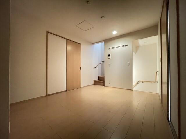 カレッツァⅡ番館（102） 部屋画像
