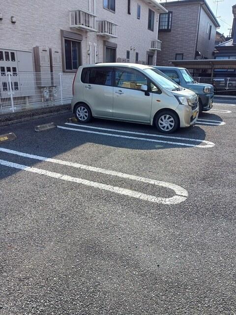 サン・エテルノ（103） 駐車場