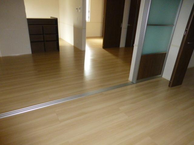 ウイングコート（105） 室内