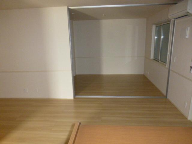 ウイングコート（105） 室内