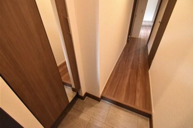 ブリューエン河原口（102） 玄関
