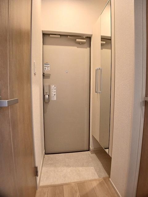 グラース（301） 玄関
