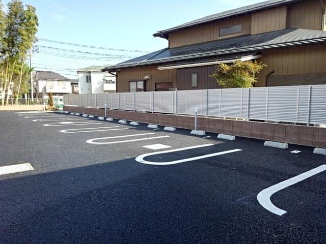 パーム・ツリー（102） 駐車場