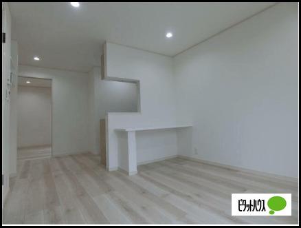 ＱＵＩＥＴ　ＣＲＡＢ　ＨＯＵＳＥ　鎌倉別邸（102） リビング