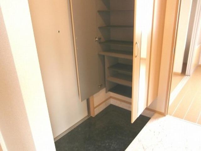 クレセリアⅢ（101） 収納