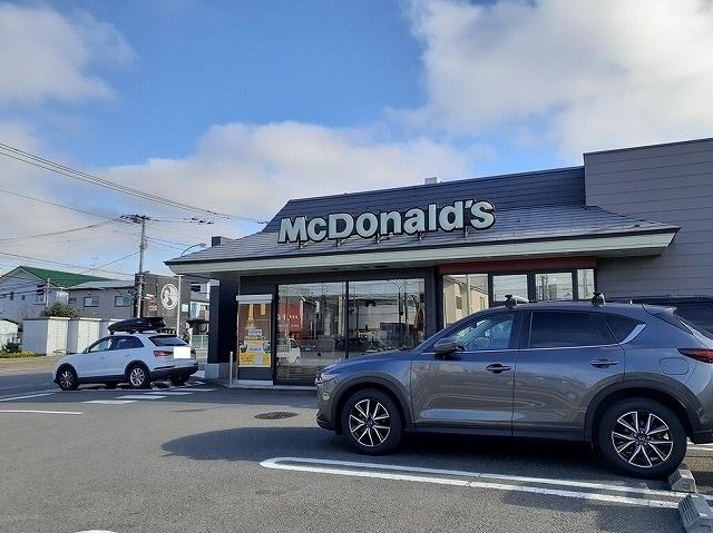 マクドナルド：530m