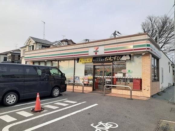 セブンイレブン横浜原宿３丁目店：562m