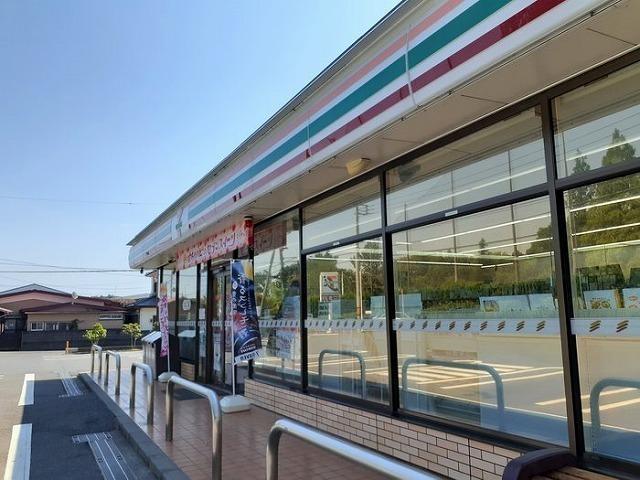 セブンイレブン：550m