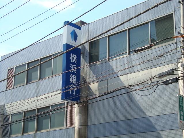 横浜銀行海老名支店：952m