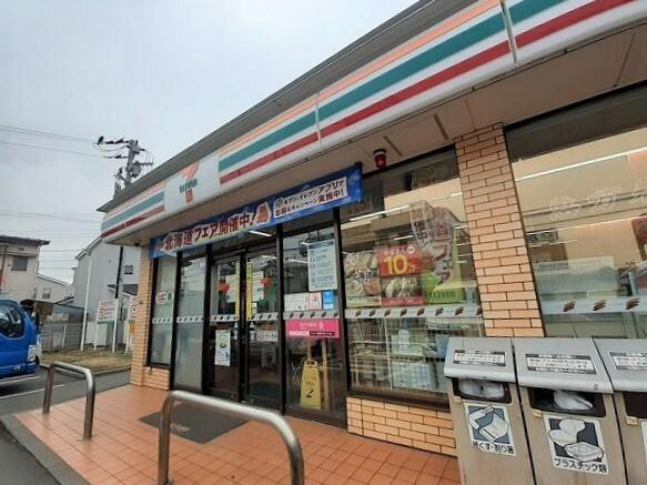 セブンイレブン：210m