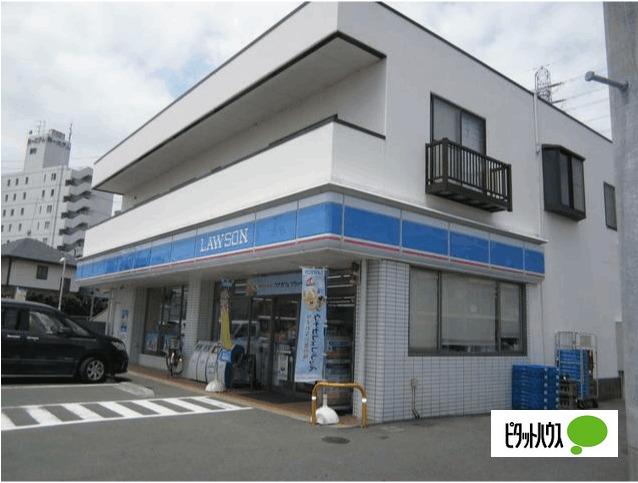 ローソン伊勢原駅南店：322m