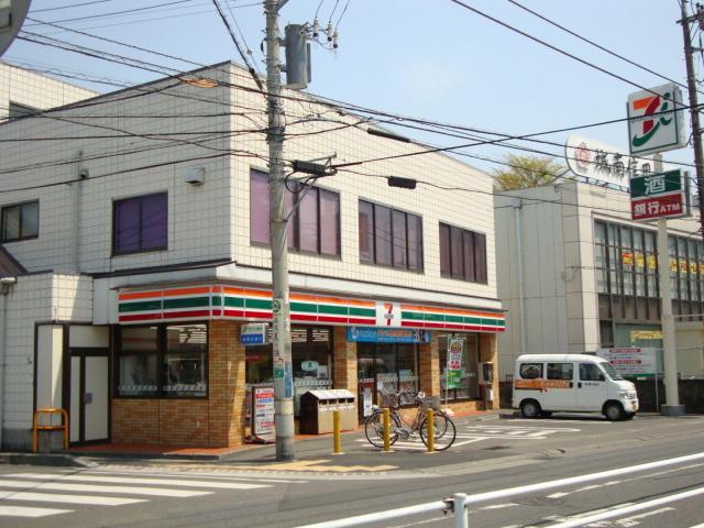 セブンイレブン大和桜森3丁目店：718m