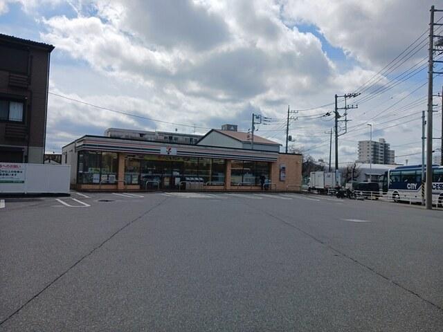 セブンイレブン：409m