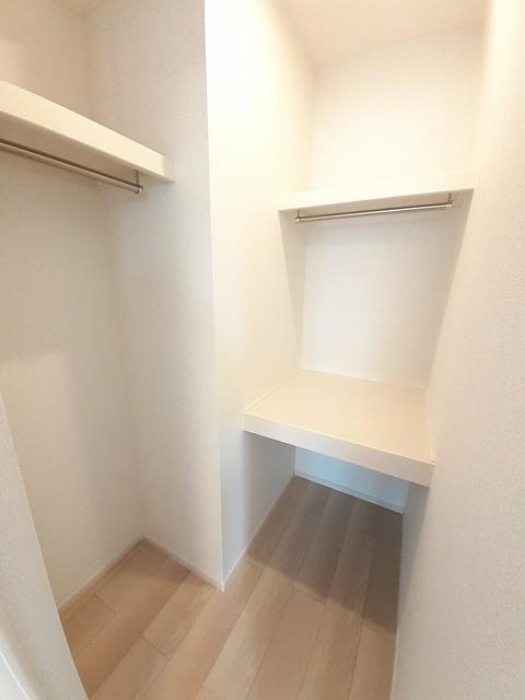 ホワイト　ウェル湘南Ⅱ（301） 収納