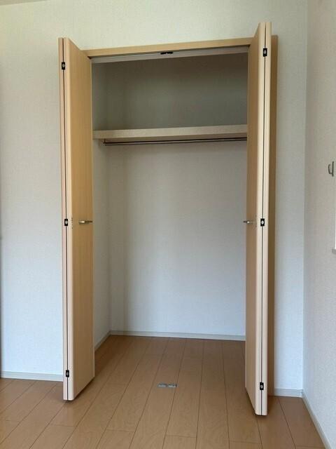 ウェルデンス平塚御殿Ⅱ（104） 収納