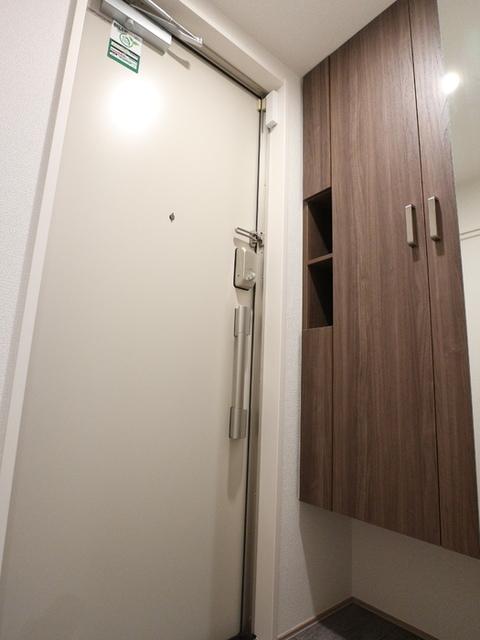イーリスコート大和中央（305） 玄関