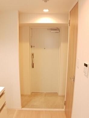 スアヴィス平塚八重咲（304） 玄関