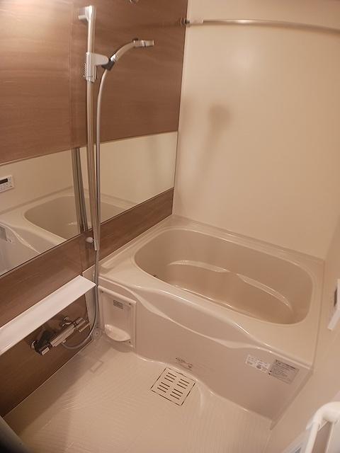 スアヴィス平塚八重咲（404） バス／シャワー