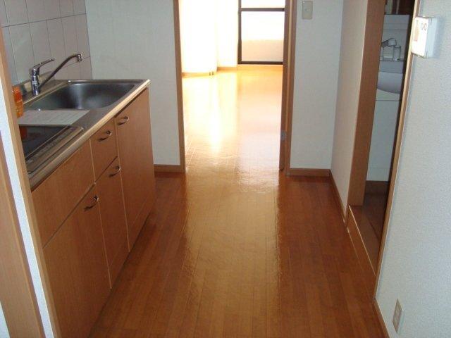 ポスト・マローネ 部屋画像