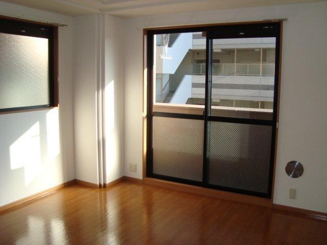 ポスト・マローネ 部屋画像