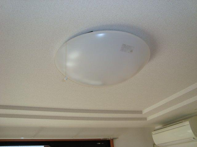 ポスト・マローネ 部屋画像