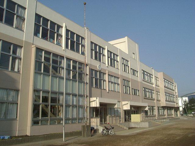 秋葉台小学校：800m