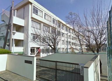 藤沢市立中里小学校：983m