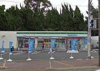 ファミリーマート：220m