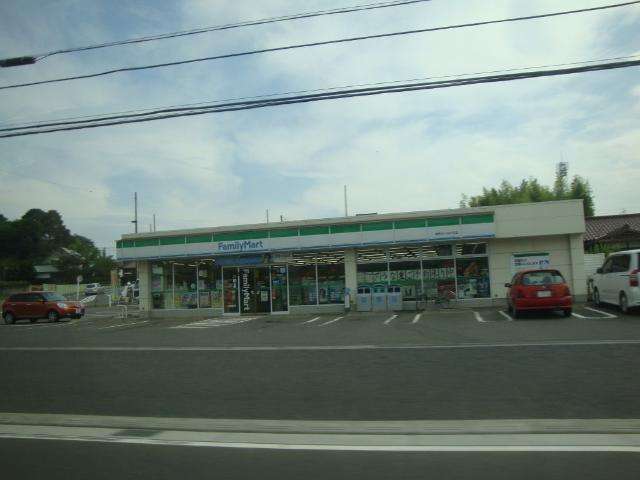 ファミリーマート湘南めぐみが丘店：2422m