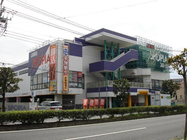 大型スポーツ店：160m