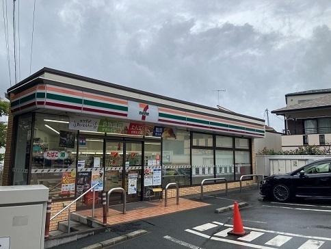 セブン-イレブン鎌倉湘南町屋店：600m
