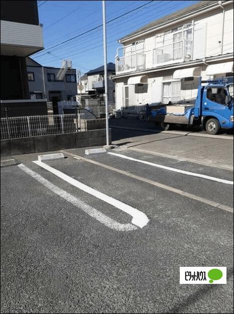 ホワイト　ウェル湘南Ⅱ（301） 駐車場