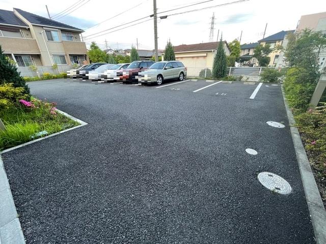 アヴェニール大清水（103） 駐車場