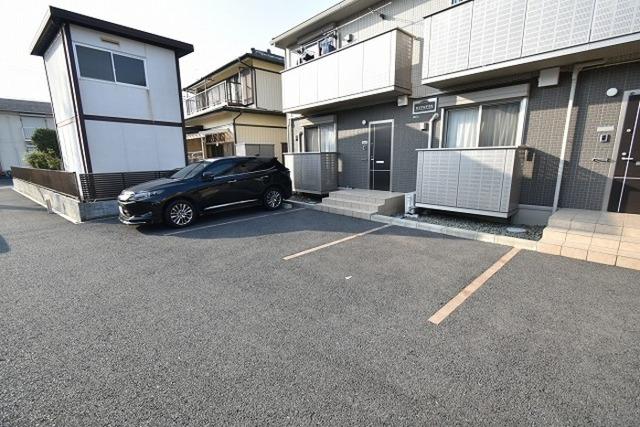 ロイヤルテラス（102） 駐車場