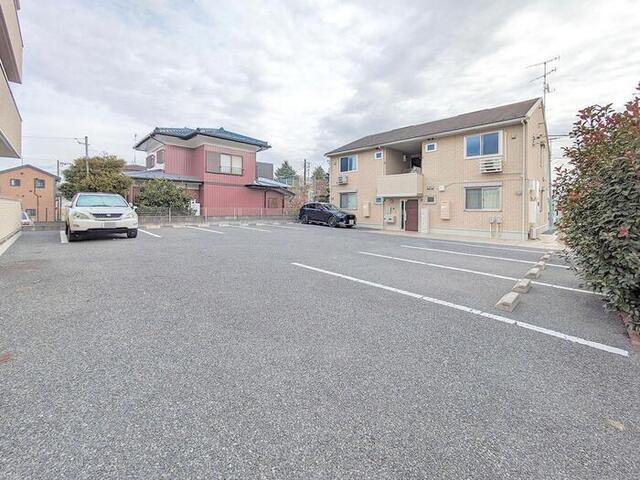 グランドュール（301） 駐車場