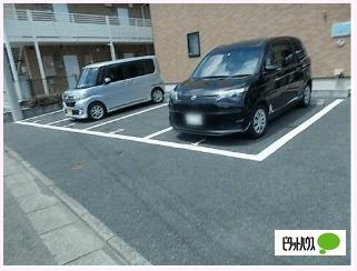 レオパレスヤングヴィラ坂上（101） 駐車場