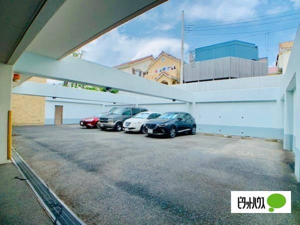 ベルメゾン茅ヶ崎（302） 駐車場