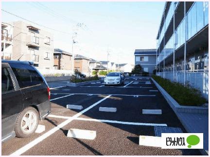 レオネクスト湘南山手館Ｃ（304） 駐車場
