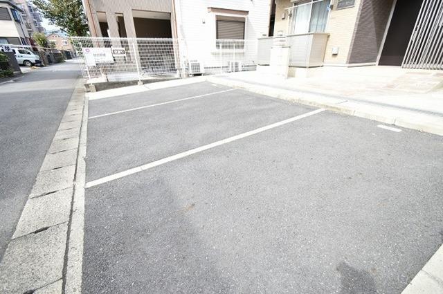 ファイン ステージ（102） 駐車場
