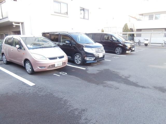 ヴィクトワール　弐番館（203） 駐車場